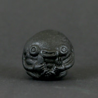 http://www.arturmoser.de/files/gimgs/th-30_Niemals satt, 2024, Ebenholz.jpg